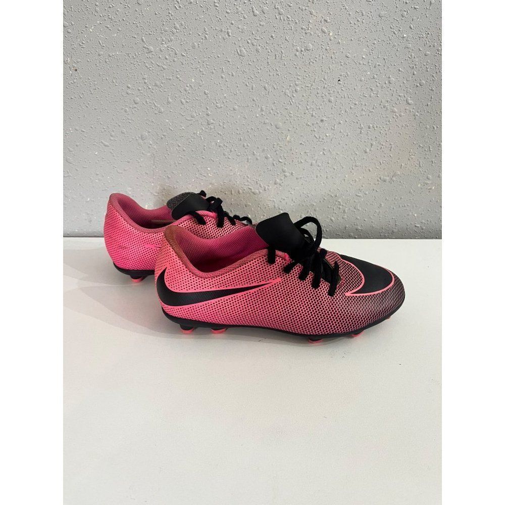 Nike Bravada II FG Pink Youth Soccer Cleats Size 4